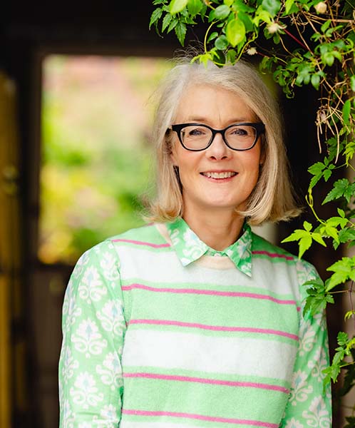 caroline wine expert and host for giggling grape wine tasting events